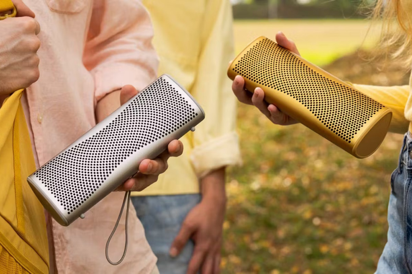 Новое поколение портативной Bluetooth-колонки KEF Muo разработано компанией KEF для тех, кто ценит высокое качество звука и практичность в повседневной жизни.